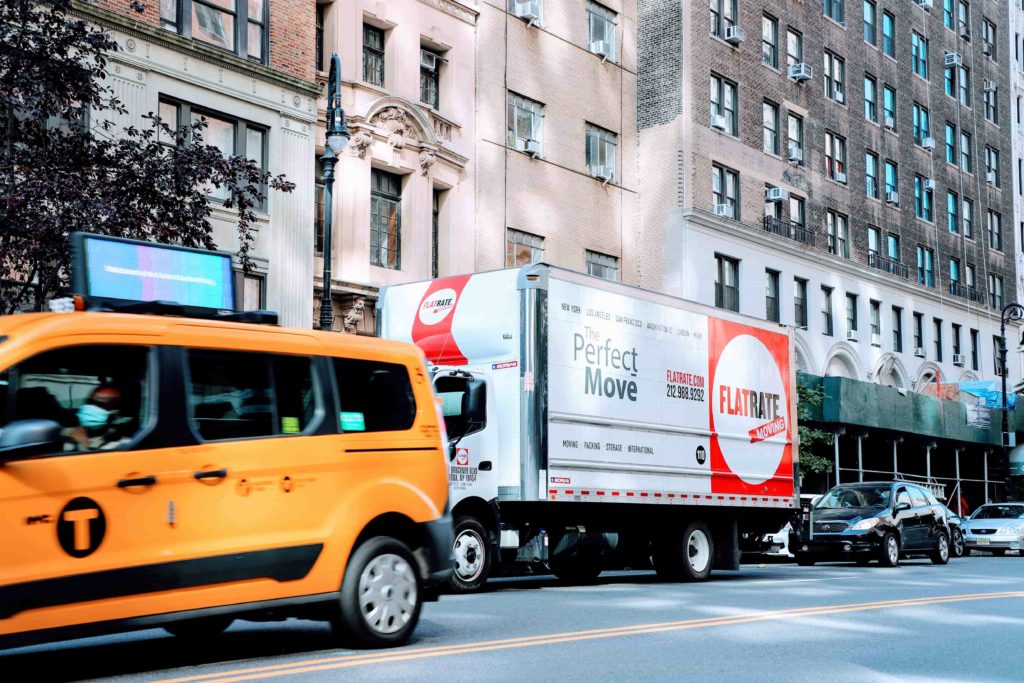 flatrate truck in ny HqZHq 1024x683 Why you should hire local movers in NYC
